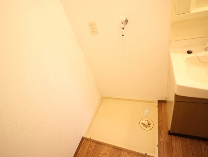 物件内観写真17　(洗濯機置場)