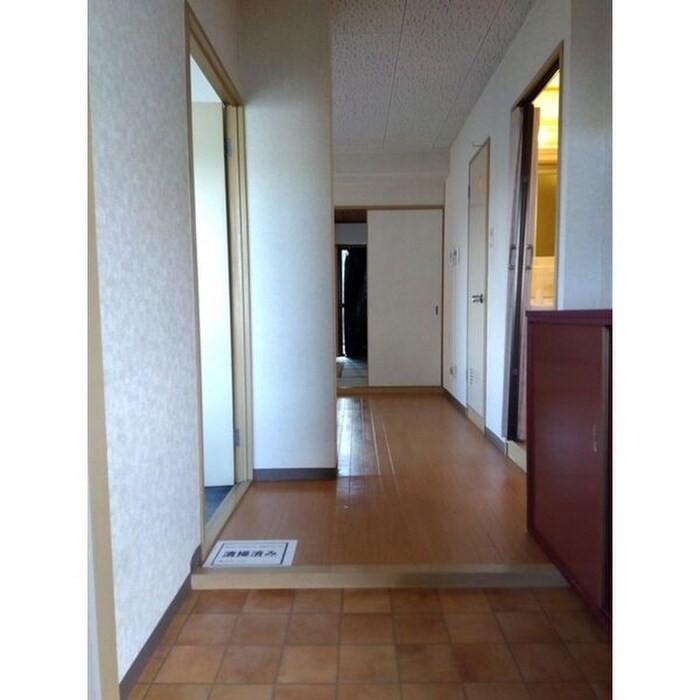 物件内観写真14　(玄関)