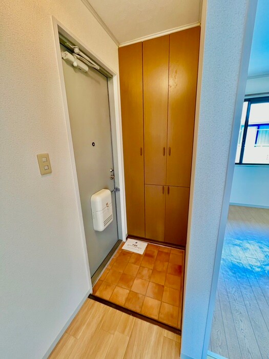 物件内観写真16　(玄関)