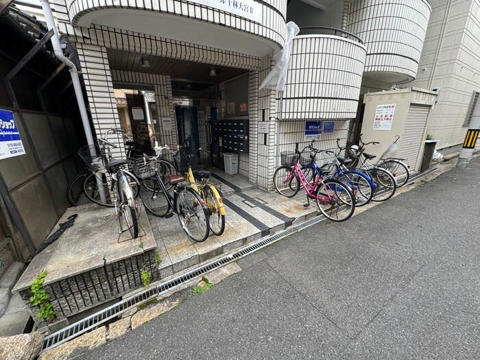 物件外観写真5　(駐輪場)