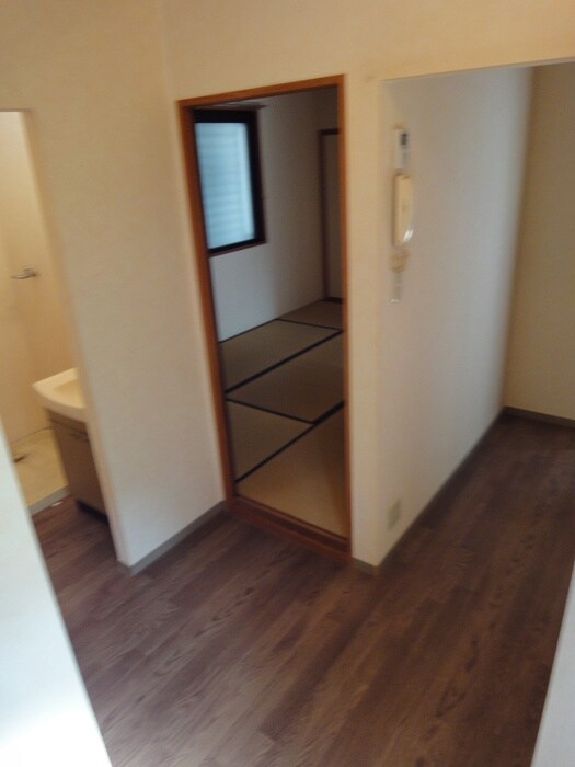 物件内観写真14　(廊下)