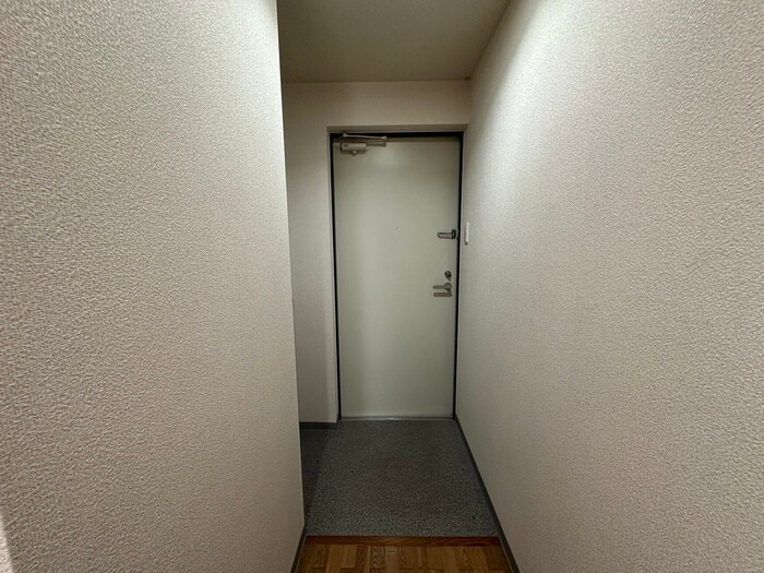 物件内観写真7　(玄関)