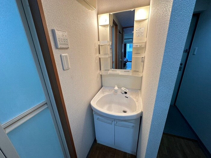 物件内観写真8　(洗面)