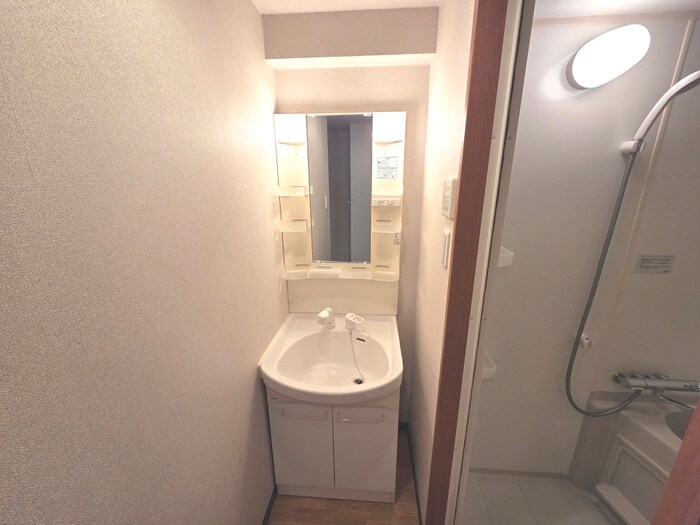 物件内観写真9　(洗面)