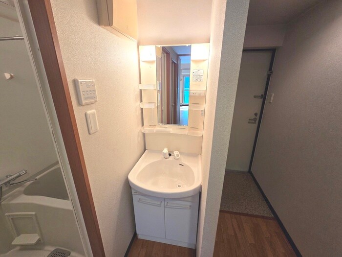 物件内観写真9　(洗面)