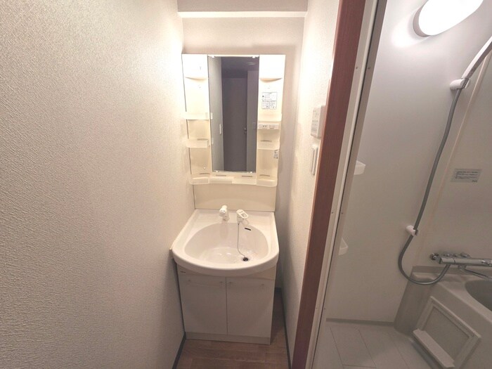 物件内観写真9　(洗面)