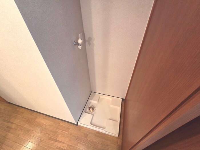 物件内観写真10　(洗濯機置場)