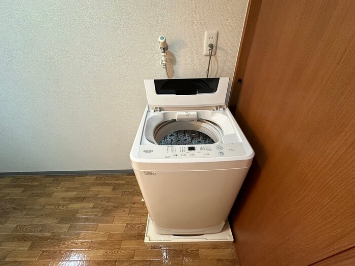 物件内観写真11　(洗濯機置場)