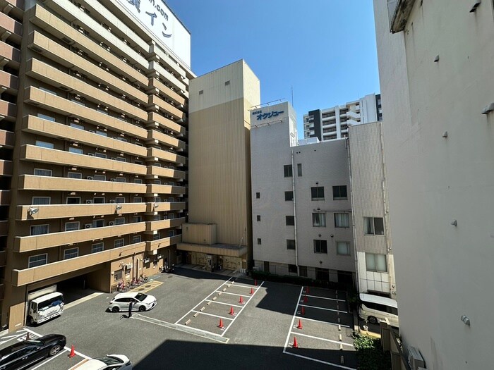 物件内観写真16　(室内からの展望)