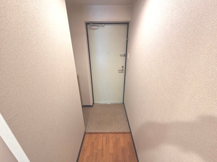 物件内観写真16　(玄関)