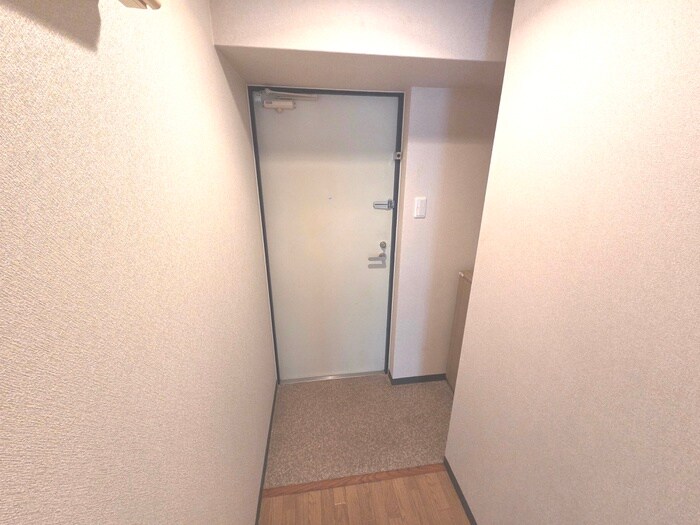 物件内観写真16　(玄関)