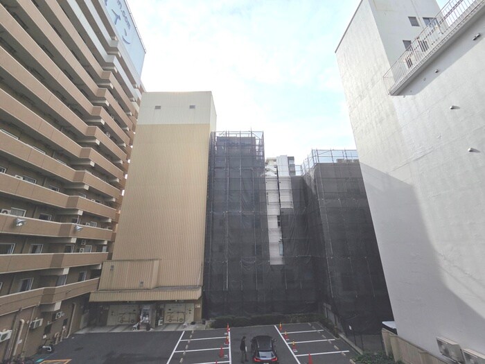 物件内観写真20　(室内からの展望)