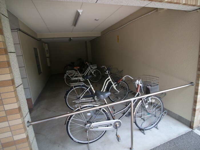 物件外観写真5　(駐輪場)