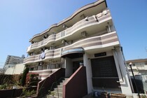 シャルマン芳春の外観写真