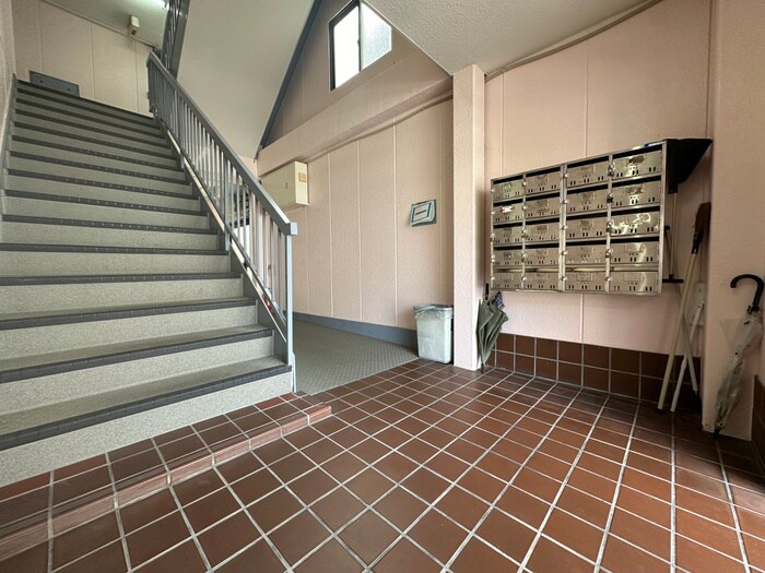 物件外観写真5　(エントランス部分)