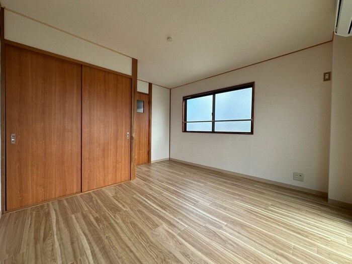 物件内観写真13　(居室)