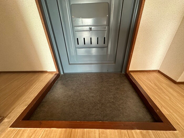 物件内観写真15　(玄関)