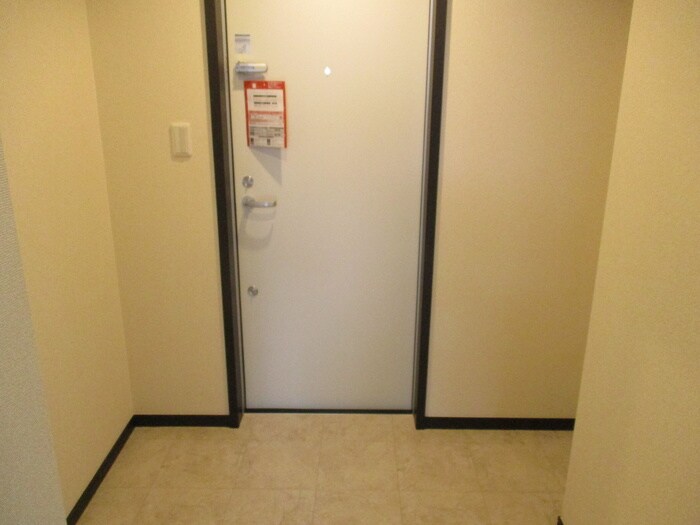 物件内観写真17　(玄関)