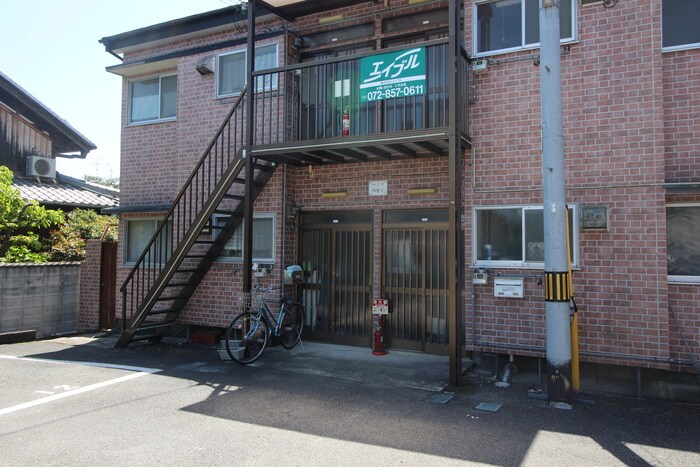 物件外観写真5　(エントランス部分)