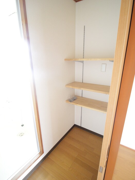 物件内観写真22　(収納)