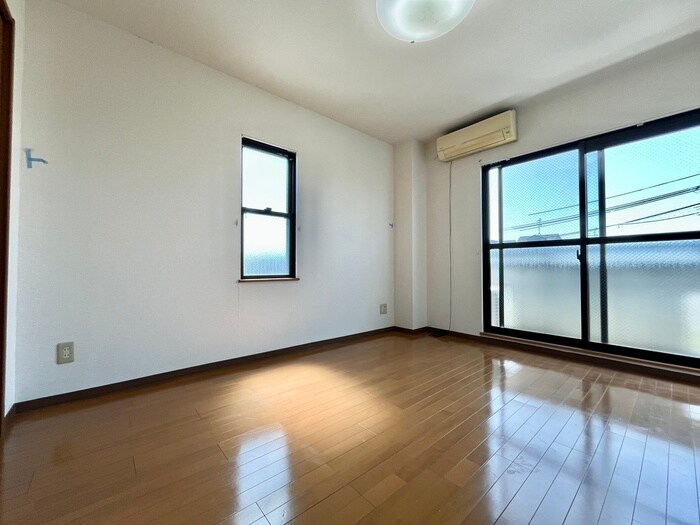 物件内観写真10　(居室)