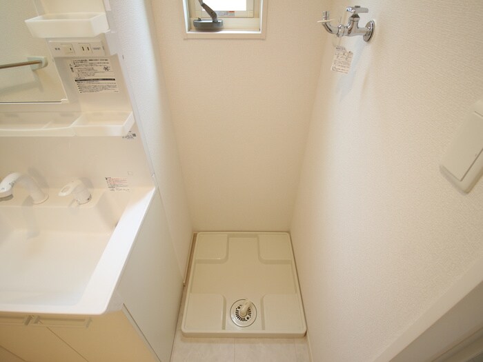 物件内観写真11　(洗濯機置場)