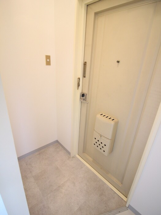 物件内観写真18　(玄関)