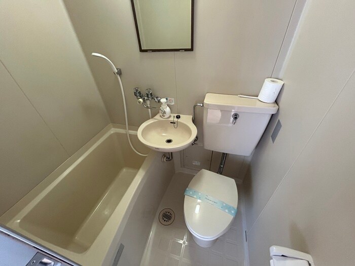 ルーブル小川のバス