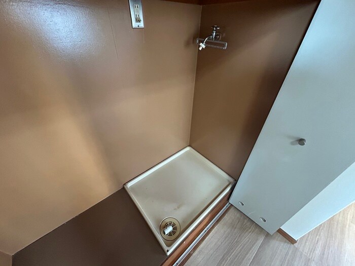 ルーブル小川の洗濯機置場