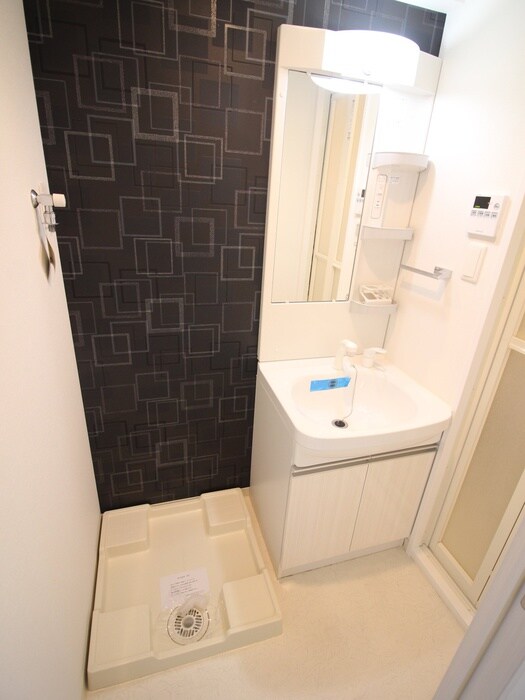 物件内観写真10　(洗濯機置場)