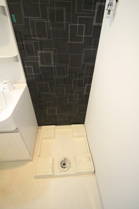 物件内観写真10　(洗濯機置場)