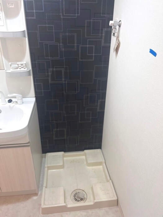 物件内観写真11　(洗濯機置場)