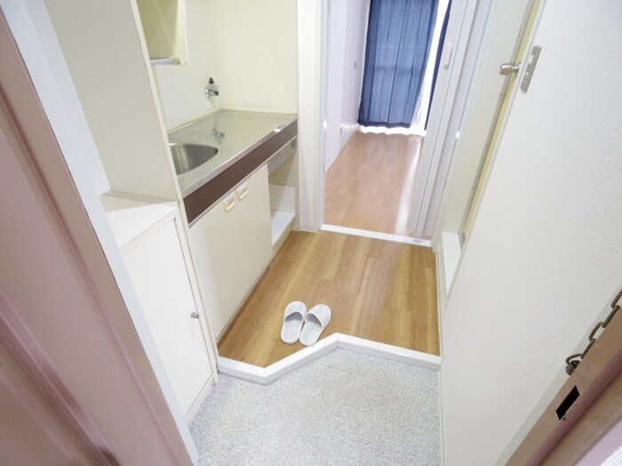 物件内観写真16　(玄関)