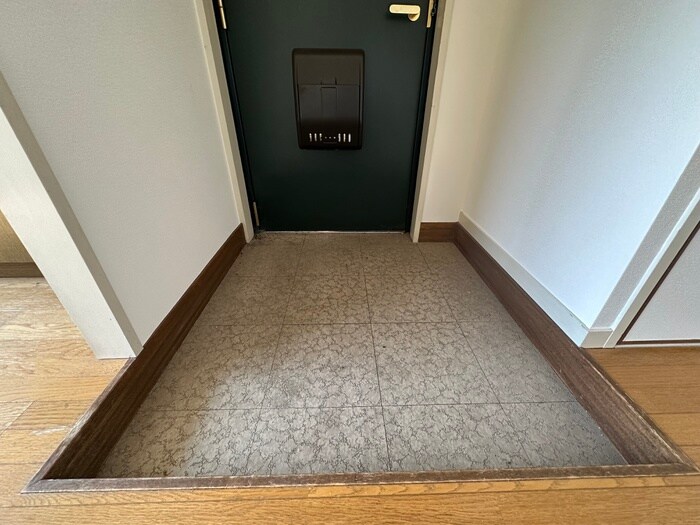 物件内観写真15　(玄関)