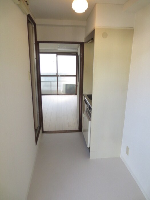 物件内観写真4　(廊下)