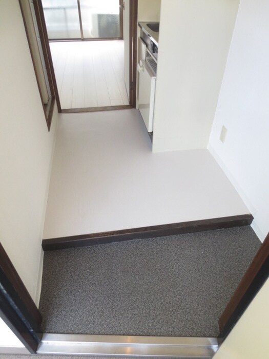 物件内観写真12　(玄関)