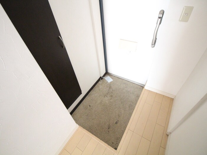 物件内観写真15　(玄関)