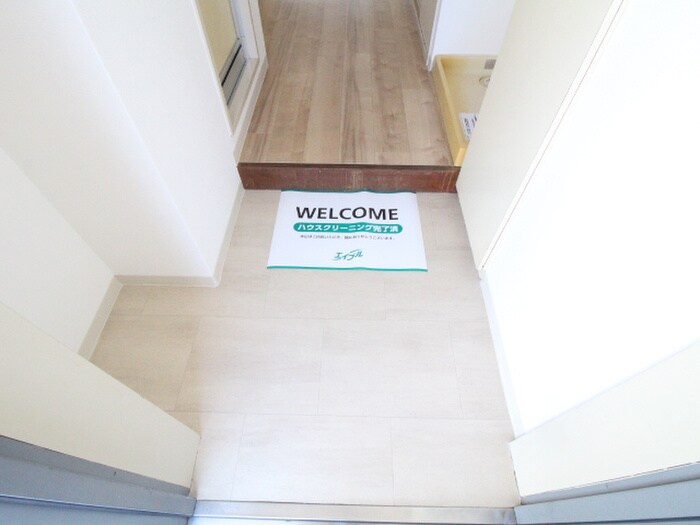 物件内観写真17　(玄関)