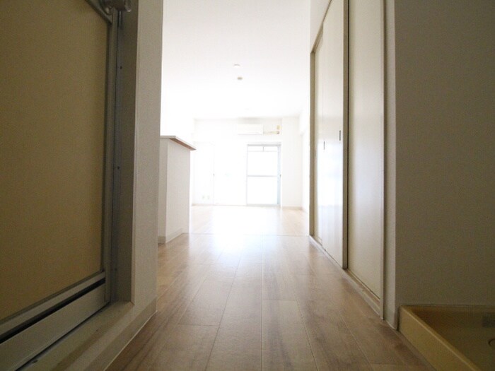 物件内観写真20　(廊下)