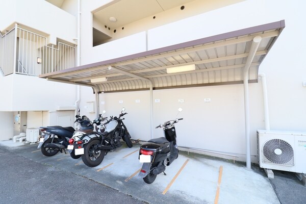 バイク置き場