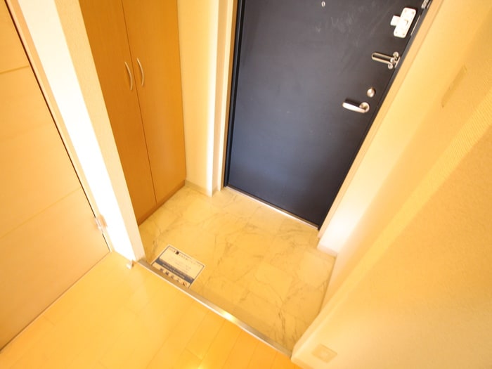 物件内観写真11　(玄関)