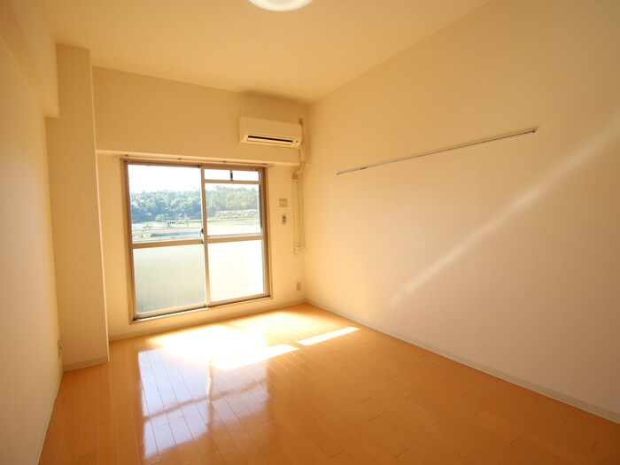 物件内観写真15　(居室)