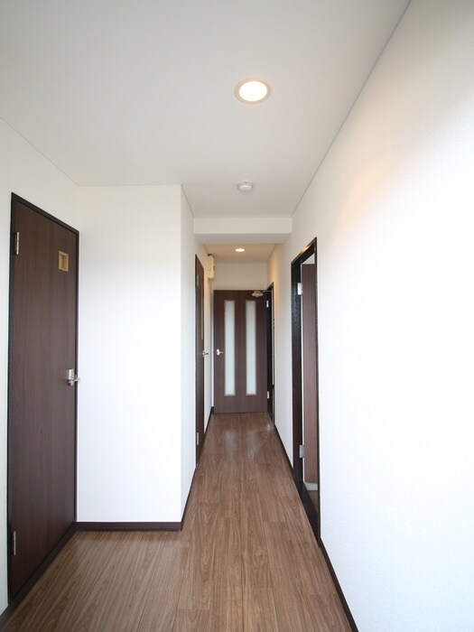 物件内観写真6　(玄関)