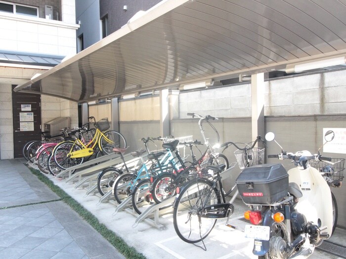 物件外観写真2　(駐輪場)