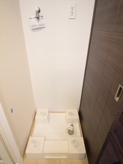 物件内観写真8　(洗濯機置場)