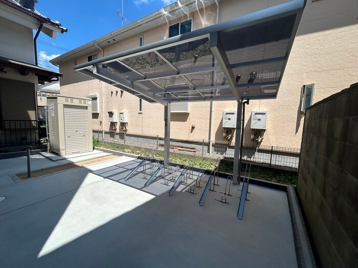 物件外観写真6　(駐輪場)