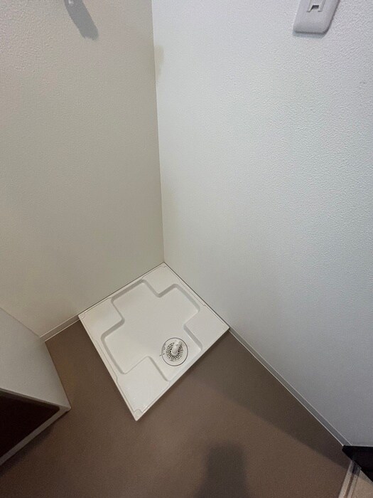 物件内観写真13　(洗濯機置場)