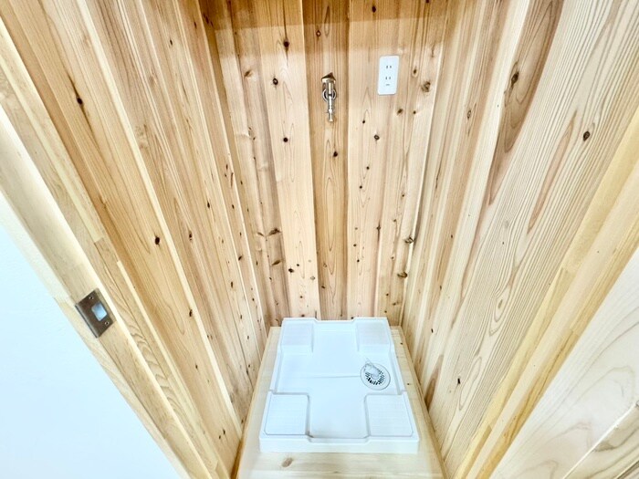 物件内観写真12　(洗濯機置場)