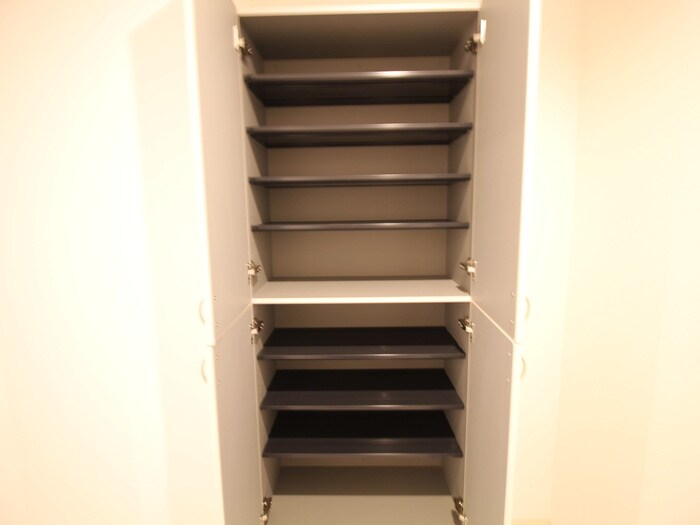 物件内観写真9　(靴箱)