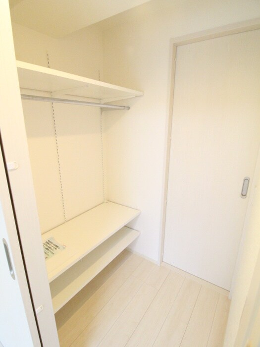 物件内観写真15　(収納)